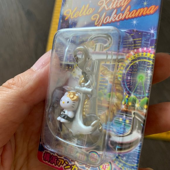 2008 HELLO KITTY ANCHOR CELL CHARM - Picture 3 of 8